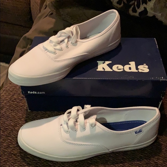 white canvas shoes keds